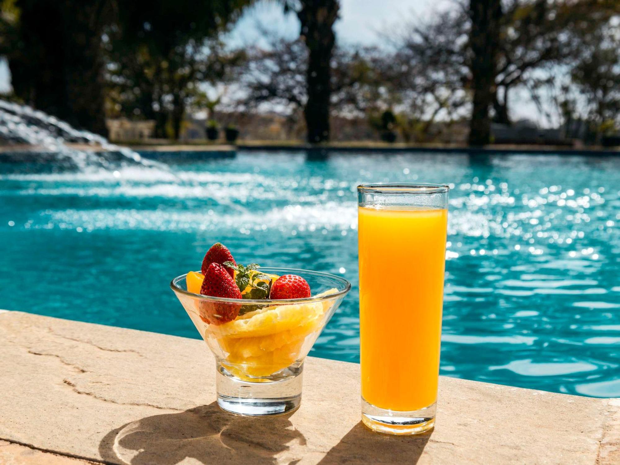 Готель Pullman Lubumbashi Grand Karavia. Екстер'єр фото