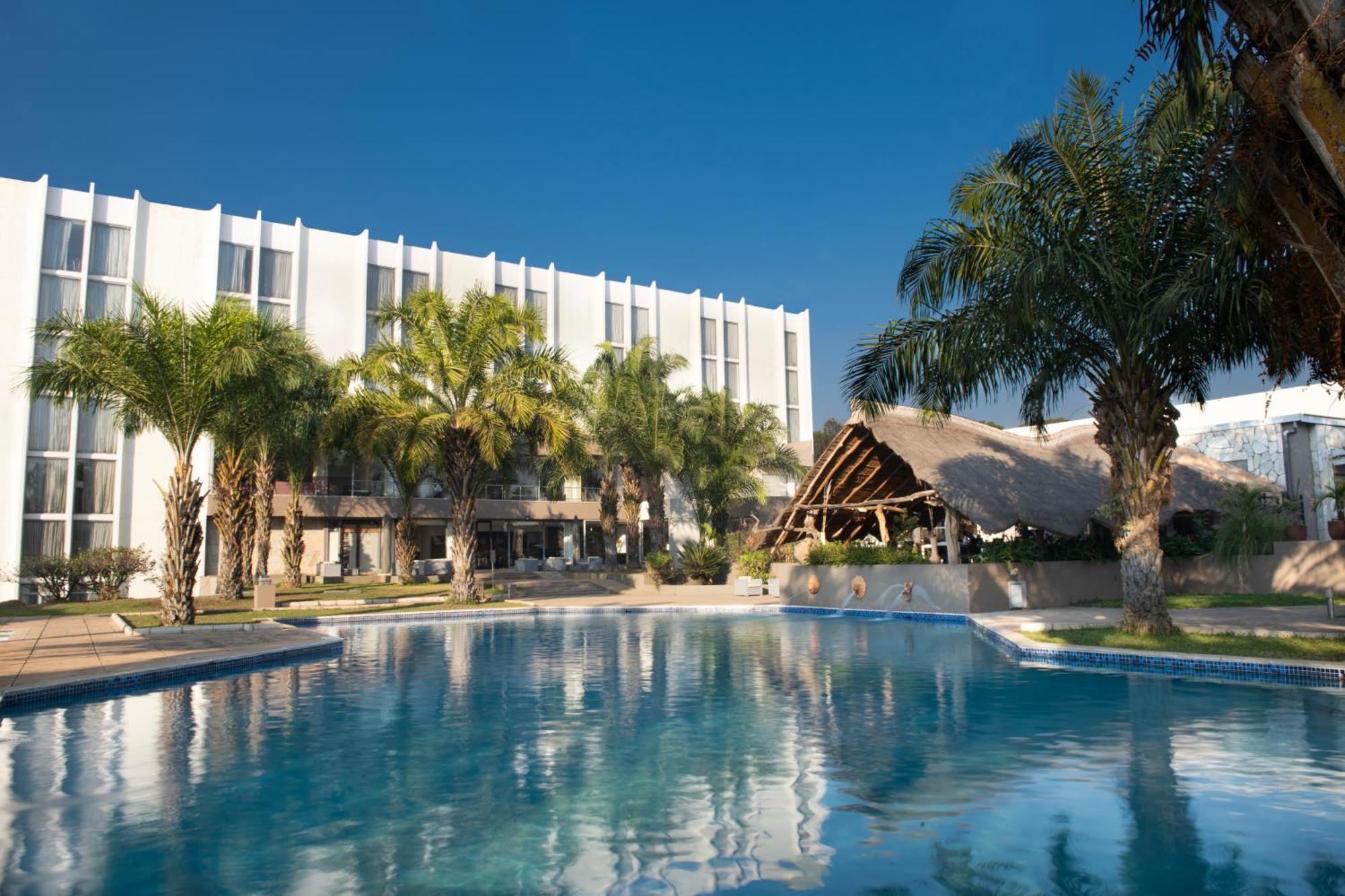 Готель Pullman Lubumbashi Grand Karavia. Екстер'єр фото