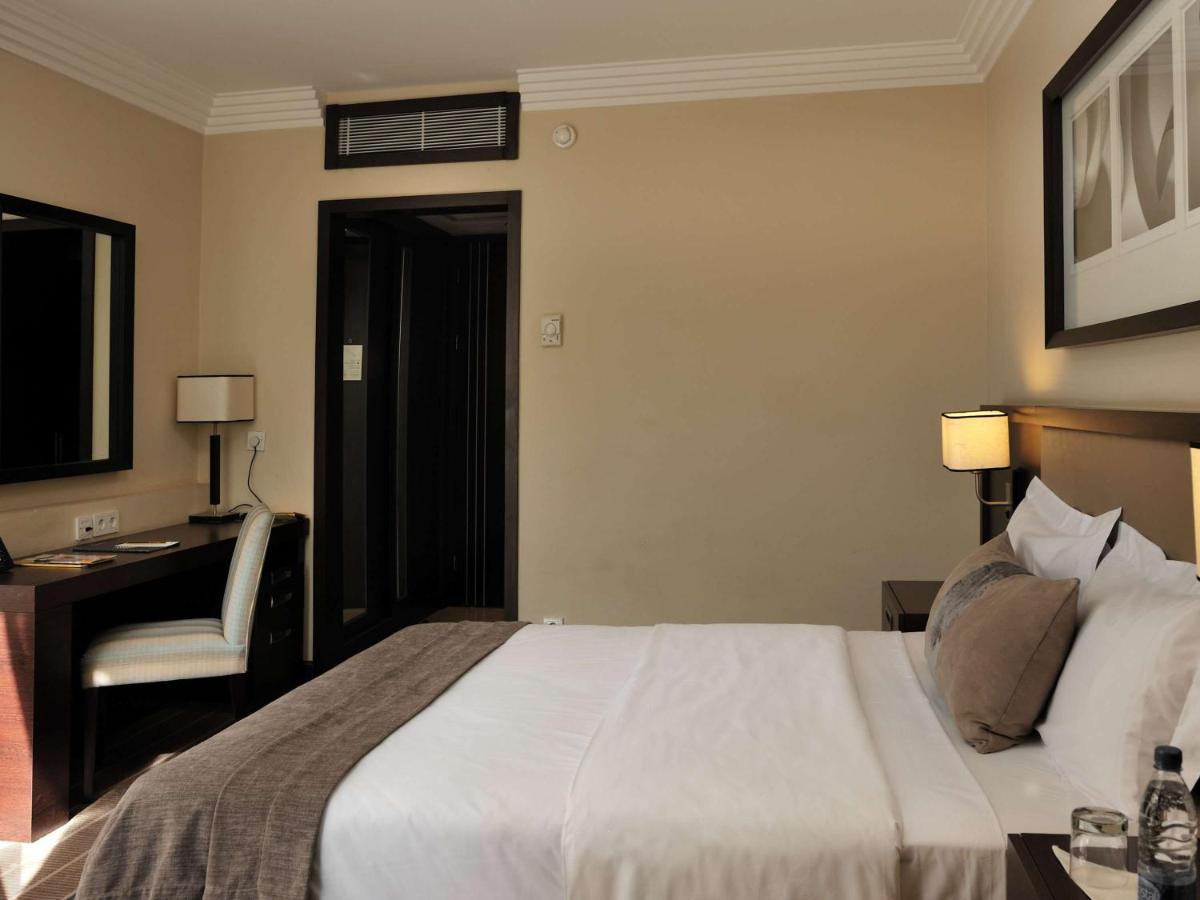 Готель Pullman Lubumbashi Grand Karavia. Екстер'єр фото