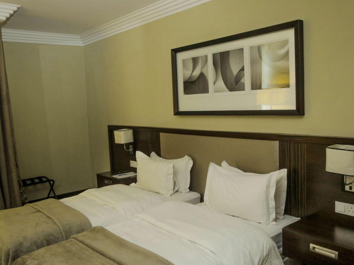 Готель Pullman Lubumbashi Grand Karavia. Екстер'єр фото